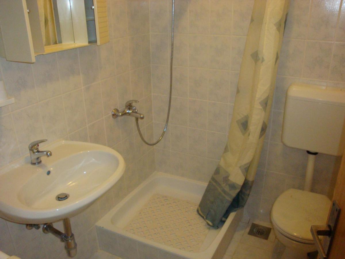 Apartments By The Sea Barbat, Rab - 17620 Barbat na Rabu Exterior photo